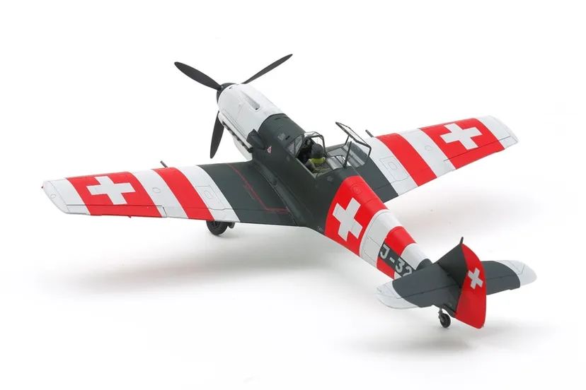Swiss Messerschmitt BF109 E-3 1/48 Kit di Montaggio Tamiya