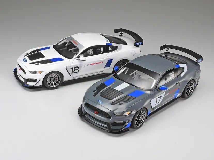 Ford Mustang GT4 1/24 Kit di Montaggio Tamiya