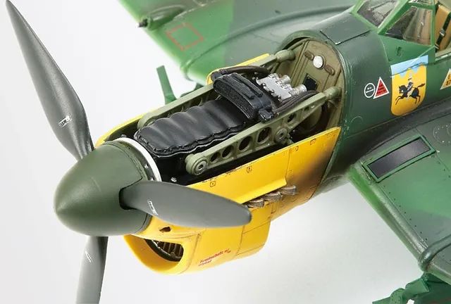 Junkers Ju87 B-2 Stuka W/Bomb Loading Set 1/48 Kit di Montaggio Tamiya - 37008