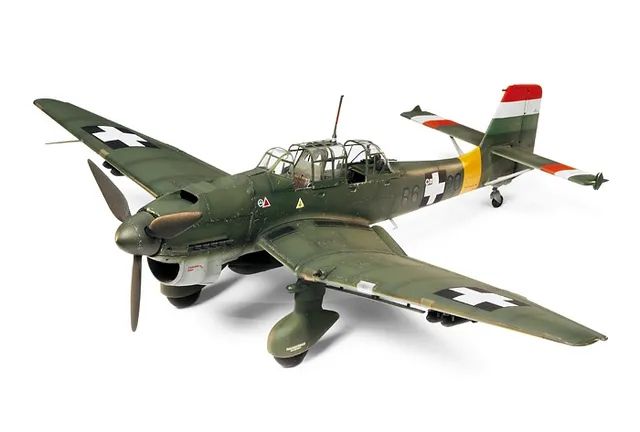 Junkers Ju87 B-2 Stuka W/Bomb Loading Set 1/48 Kit di Montaggio Tamiya - 37008