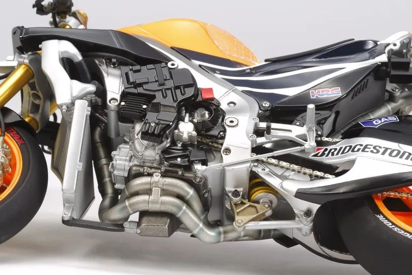 Repsol Honda RC213V'14 1/12 Kit di Montaggio Tamiya