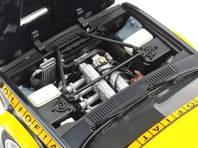 131 Abarth Rally Olio Fiat 1/20 Kit di Montaggio Tamiya