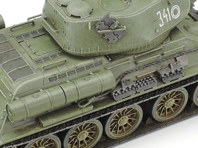 Russian Med Tank T34/85 1/48 Kit di Montaggio Tamiya