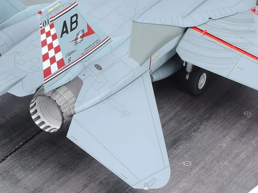Grumman F-14A Tomcat Late Model Carrier Launch Set 1/48 Kit di Montaggio Tamiya - 61122
