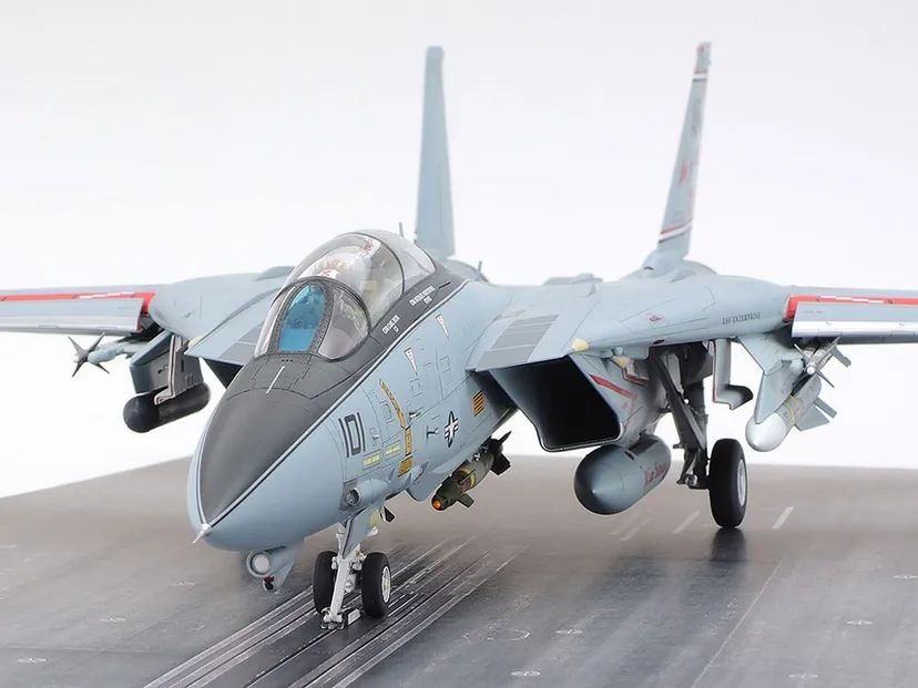 Grumman F-14A Tomcat Late Model Carrier Launch Set 1/48 Kit di Montaggio Tamiya - 61122