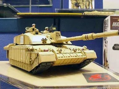 British MBT Challenger 2 (Desertised) 1/35 Kit di Montaggio Tamiya - 35274