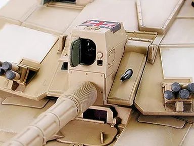 British MBT Challenger 2 (Desertised) 1/35 Kit di Montaggio Tamiya - 35274
