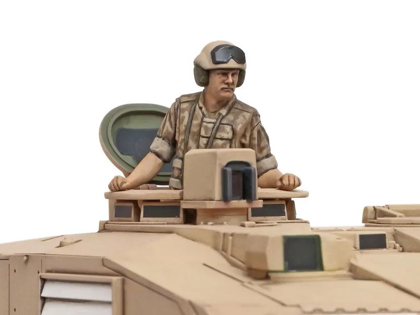 British Tank Challenger 2 Desertised 1/48 Kit di Montaggio Tamiya - 32601