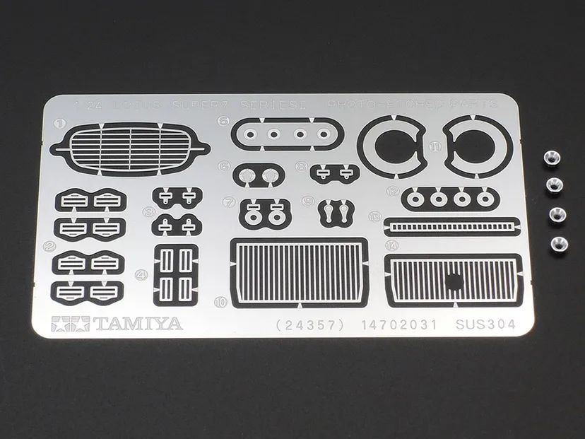 Lotus Super 7 Series II 1/24 Kit di Montaggio Tamiya