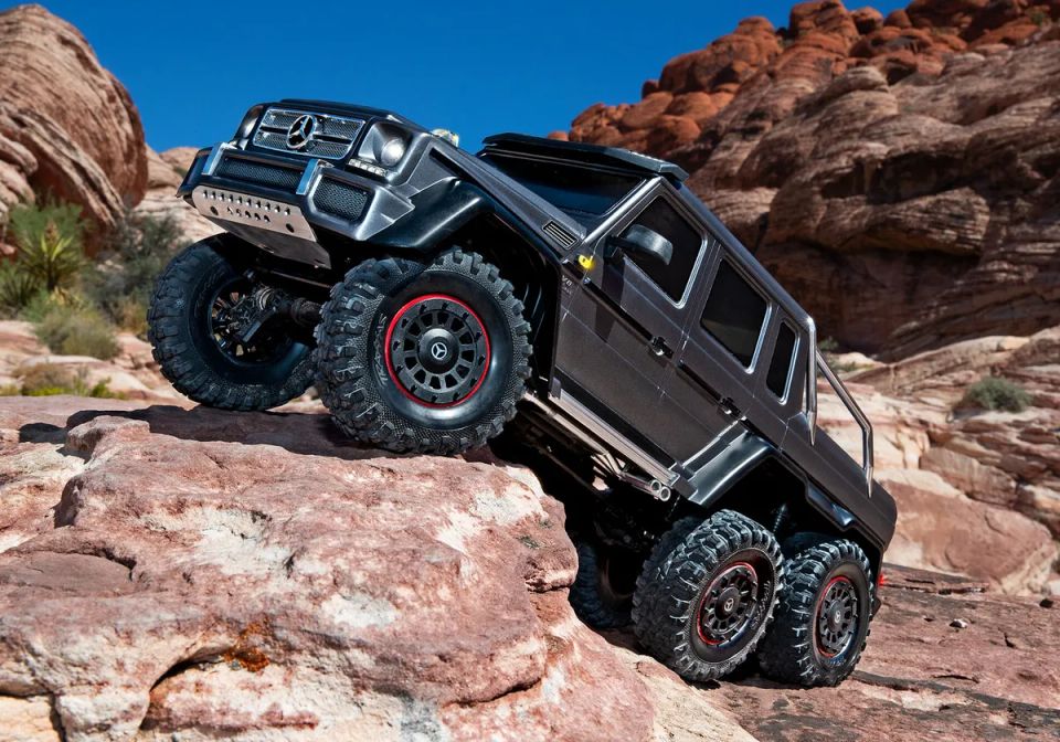 TRX-6 Mercedes-Benz G 63 AMG 6×6 Trail Crawler con Kit Luci Grigio Traxxas