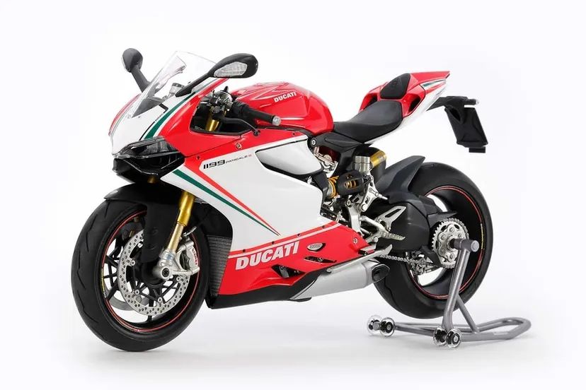 Ducati 1199 Panigale S Tricolore 1/12 Kit di Montaggio Tamiya