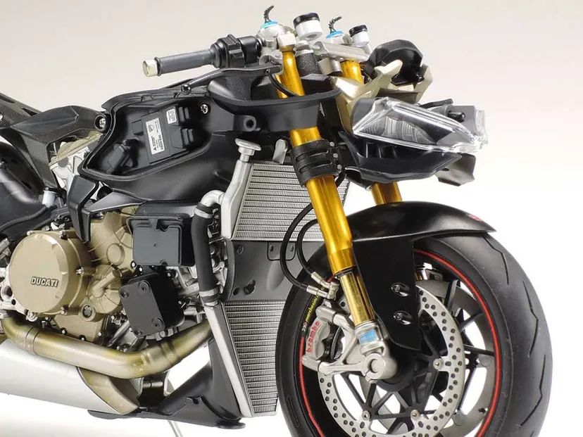 Ducati 1199 Panigale S Tricolore 1/12 Kit di Montaggio Tamiya