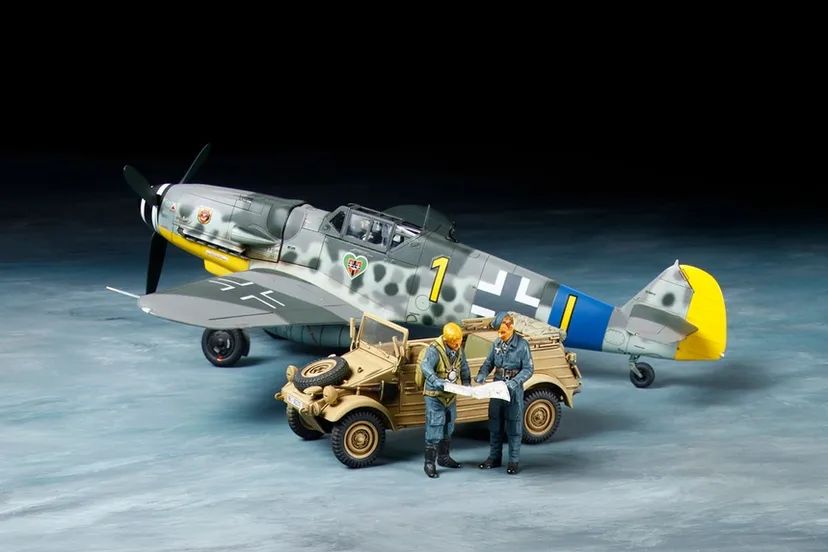 Messerschmitt Bf109 G-6 W/Kubelwagen Type 82 1/48 Kit di Montaggio Tamiya