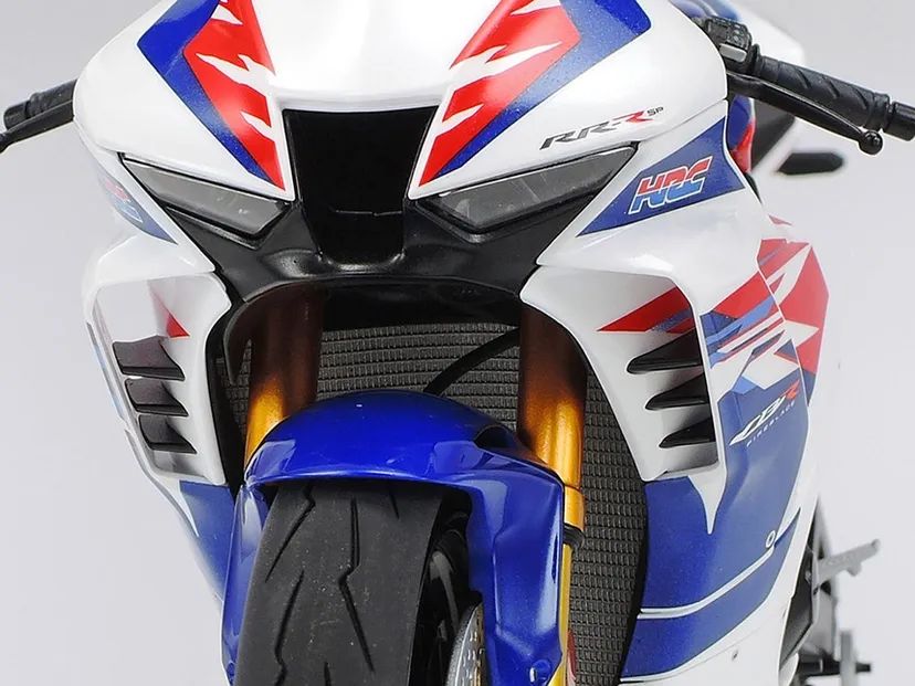 Honda CBR1000RR-R Fireblade SP 30Th Anniversary 1/12 Kit di Montaggio Tamiya