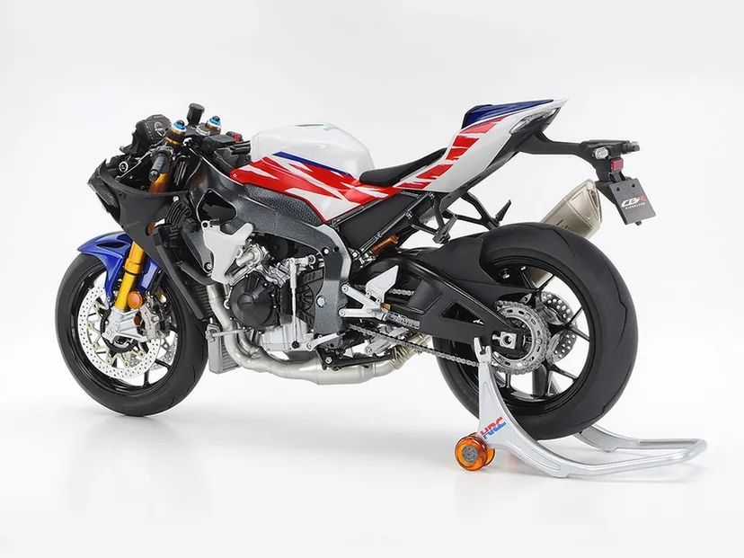 Honda CBR1000RR-R Fireblade SP 30Th Anniversary 1/12 Kit di Montaggio Tamiya