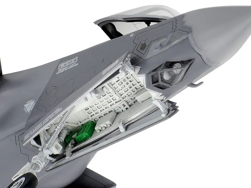 Lockheed Martin F-35 A Lightning II 1/72 Kit di Montaggio Tamiya