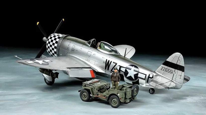 P-47D Thunderbolt Bubbletop W/1/4-Ton 4X4 Light Vehicle 1/48 Kit di Montaggio Tamiya