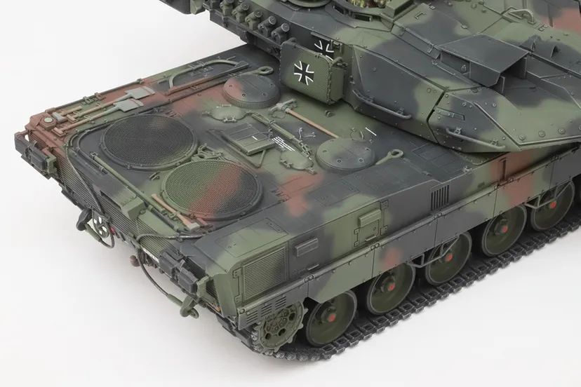 Leopard 2 A7V 1/35 Kit di Montaggio Tamiya