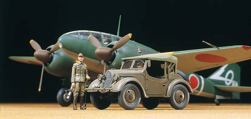 Mitsubishi KI-46 III Type 100 4x4 Light Vehicle Kurogane 1/48 Kit di Montaggio Tamiya