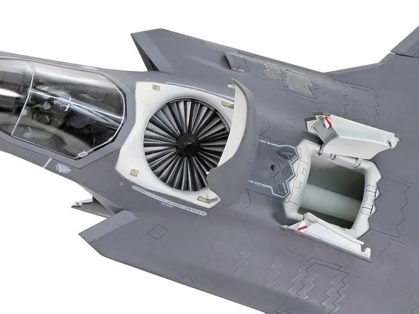 Lockheed Martin F-35 B Lightning II 1/72 Kit di Montaggio Tamiya