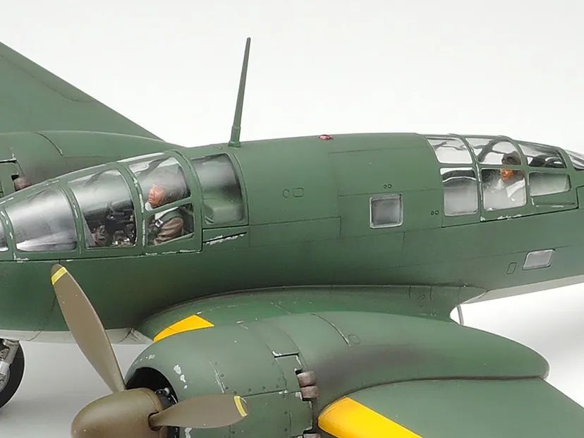 Mitsubishi KI-46 III Type 100 4x4 Light Vehicle Kurogane 1/48 Kit di Montaggio Tamiya