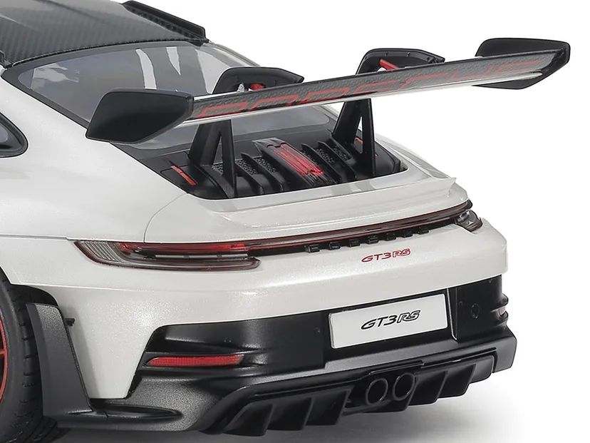Porsche 911 GT3 RS (992) 1/24 Kit di Montaggio Tamiya