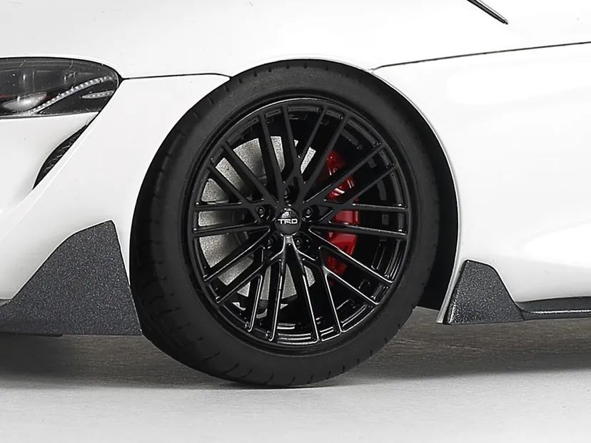 Toyota GR Supra Custom 1/24 Kit di Montaggio Tamiya