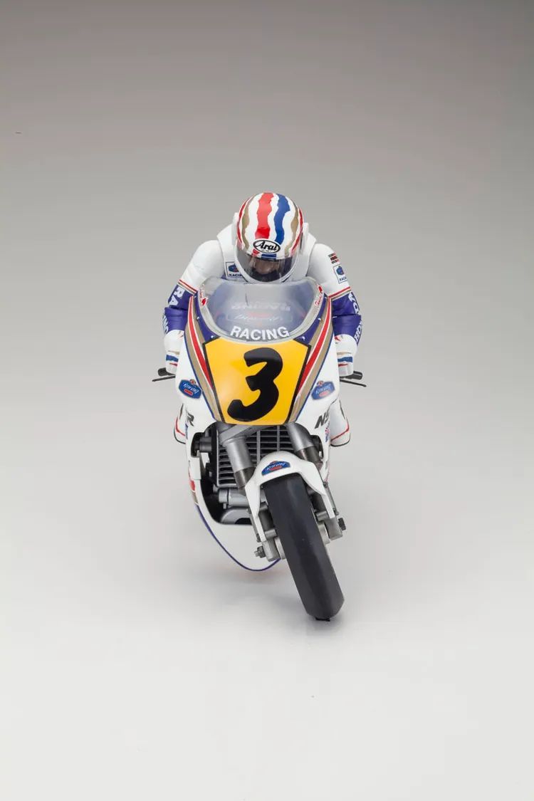 Kyosho Moto Hanging On Racer Honda NSR 1991 1:8 Kit