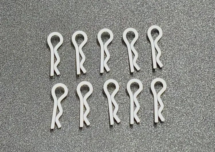 Marka Racing Body Clips 1/28 con Angolo a 30° Bianco (10pz)