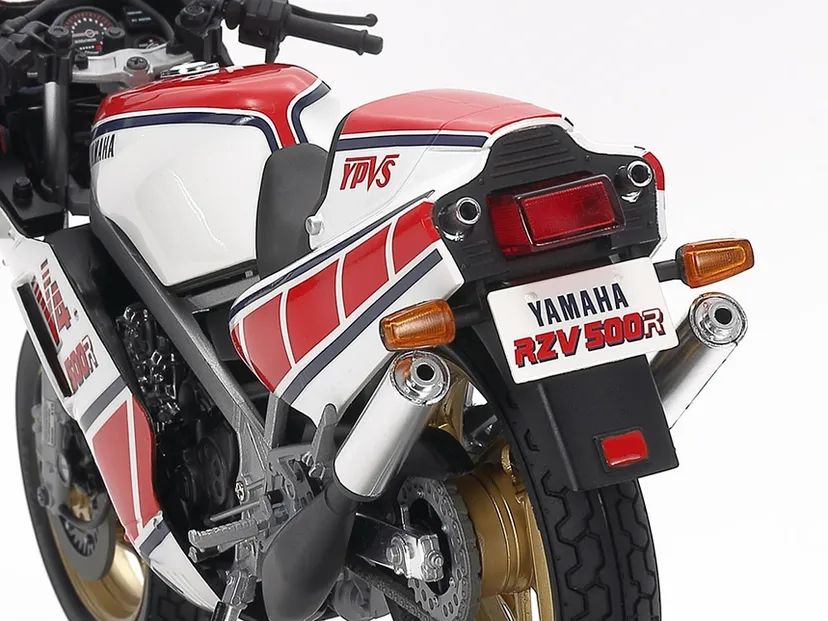 Yamaha RZV500R Kit CF437 1/12 Kit di Montaggio Tamiya