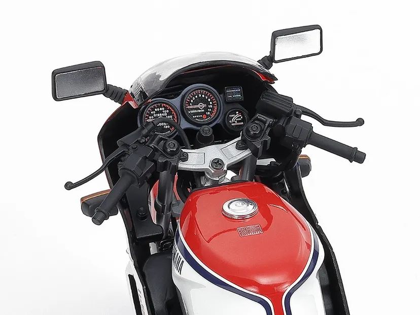 Yamaha RZV500R Kit CF437 1/12 Kit di Montaggio Tamiya