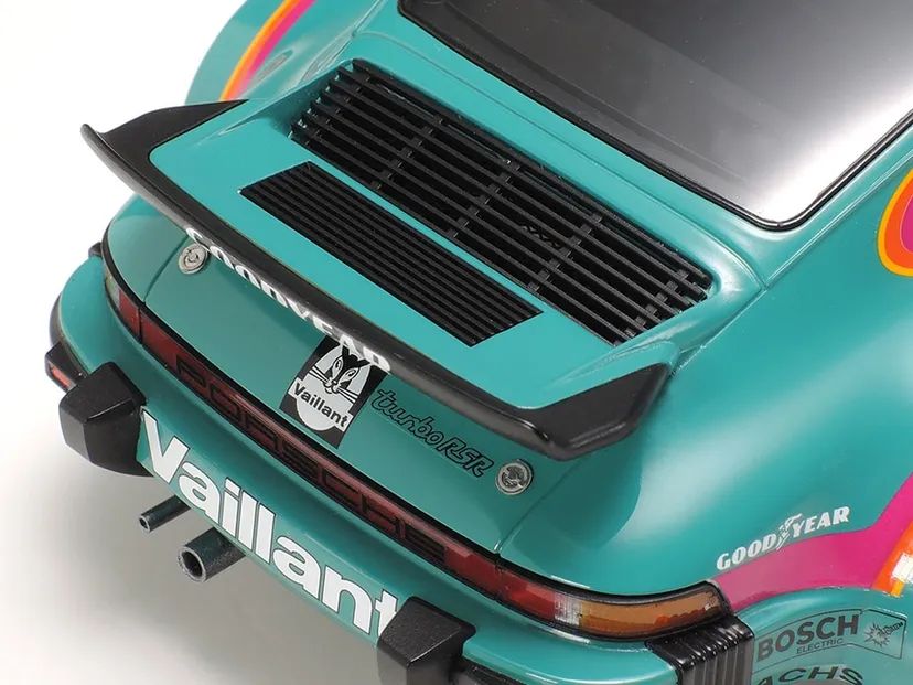Porsche 934 Turbo RSR Vaillant 1/24 Kit di Montaggio Tamiya
