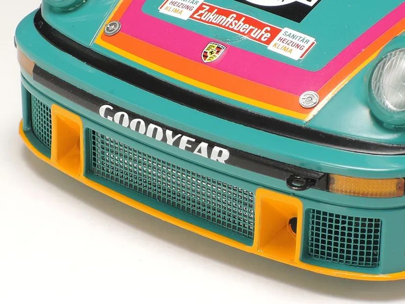 Porsche 934 Turbo RSR Vaillant 1/24 Kit di Montaggio Tamiya