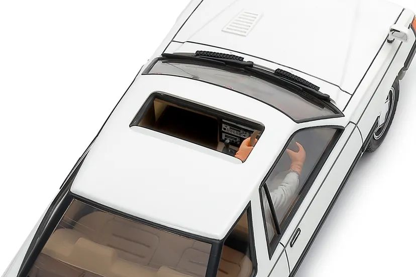 Nissan Leopard 2-Door Hardtop 280X SF-L 1/24 Kit di Montaggio Tamiya